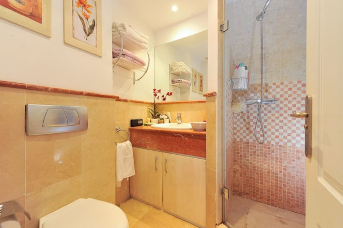Appartement te koop in Calahonda | 2 slaapkamers H5433064