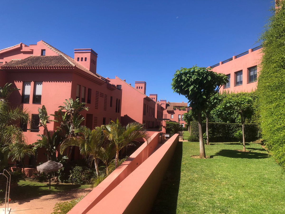 Appartement te koop in Calahonda | 2 slaapkamers H5433064