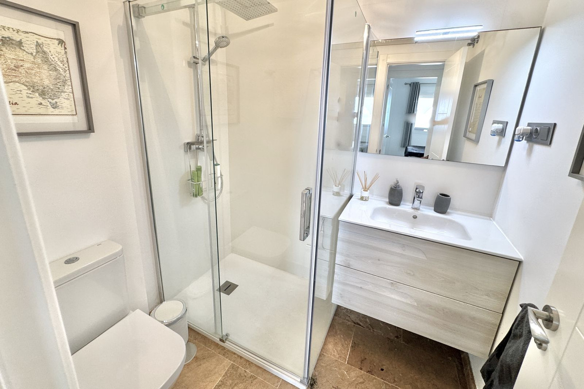 Appartement te koop in Calahonda | 2 slaapkamers H5433196