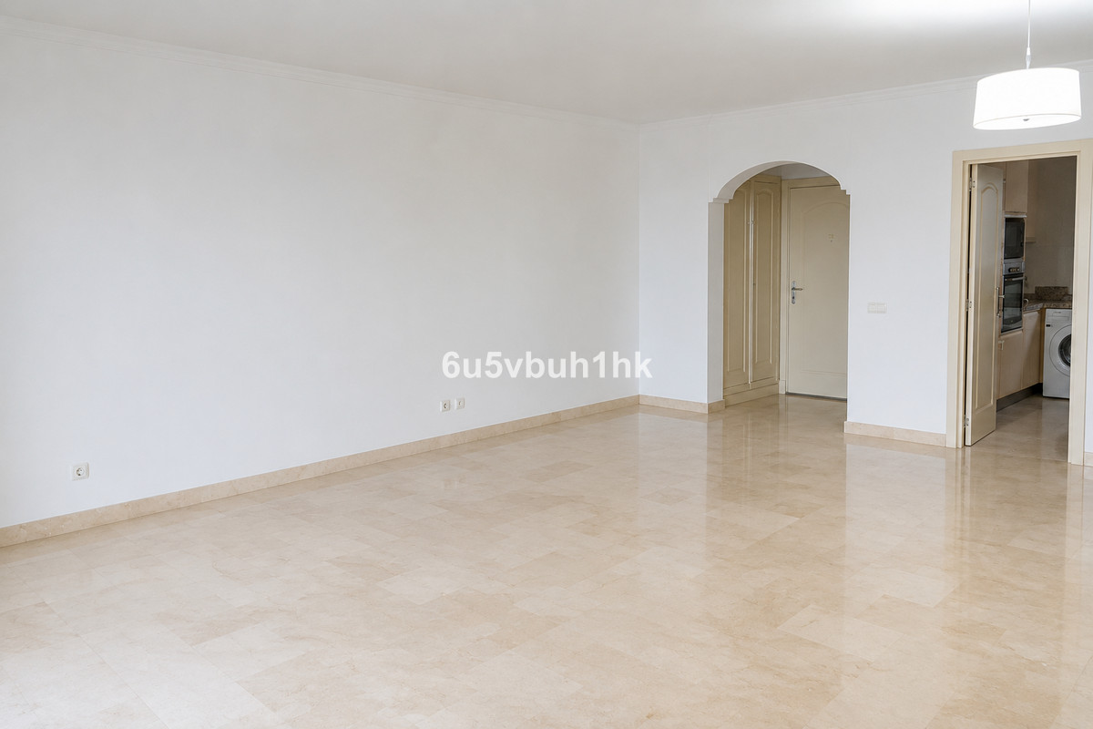 Appartement te koop in Calahonda | 2 slaapkamers H5440231