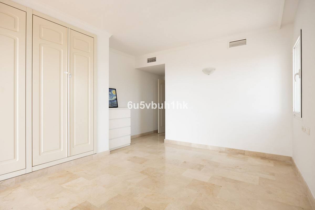 Appartement te koop in Calahonda | 2 slaapkamers H5440231
