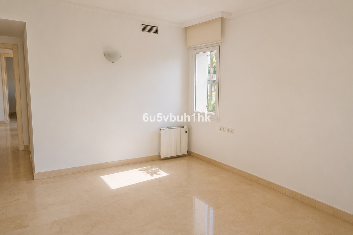 Appartement te koop in Calahonda | 2 slaapkamers H5440231