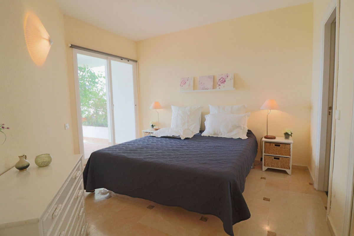 Appartement te koop in Calahonda | 2 slaapkamers H5446420