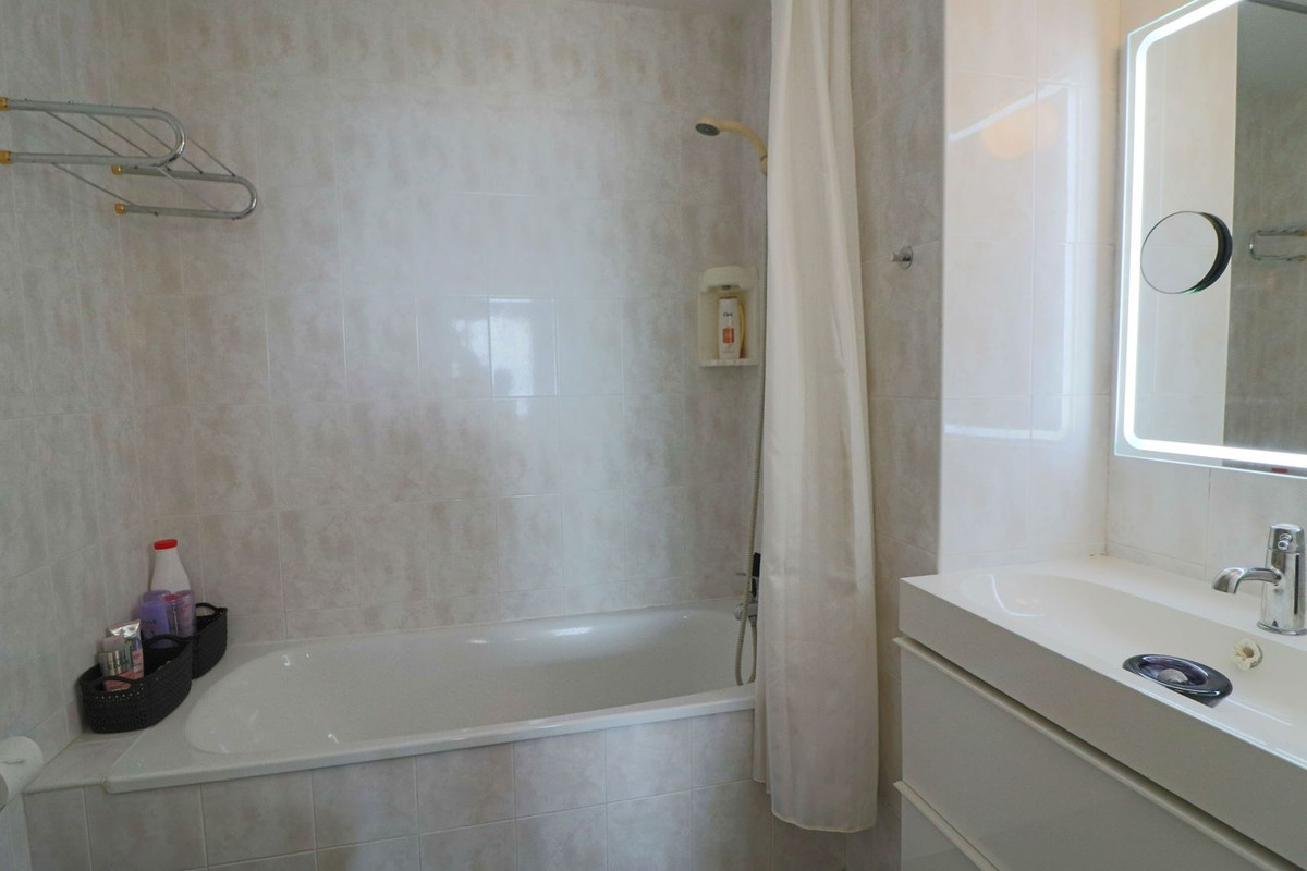 Appartement te koop in Calahonda | 2 slaapkamers H5446420