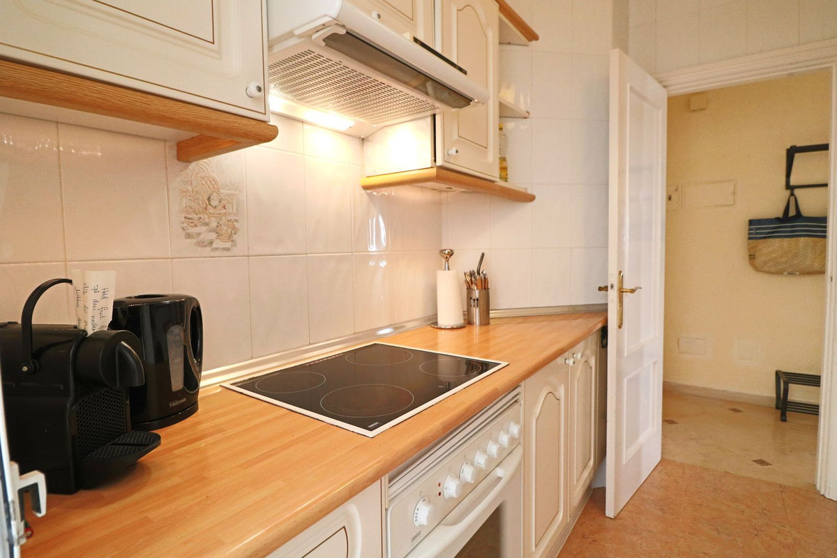 Appartement te koop in Calahonda | 2 slaapkamers H5446420