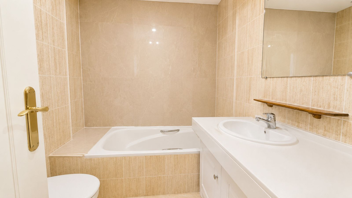Appartement te koop in Calahonda | 1 slaapkamers H5456029