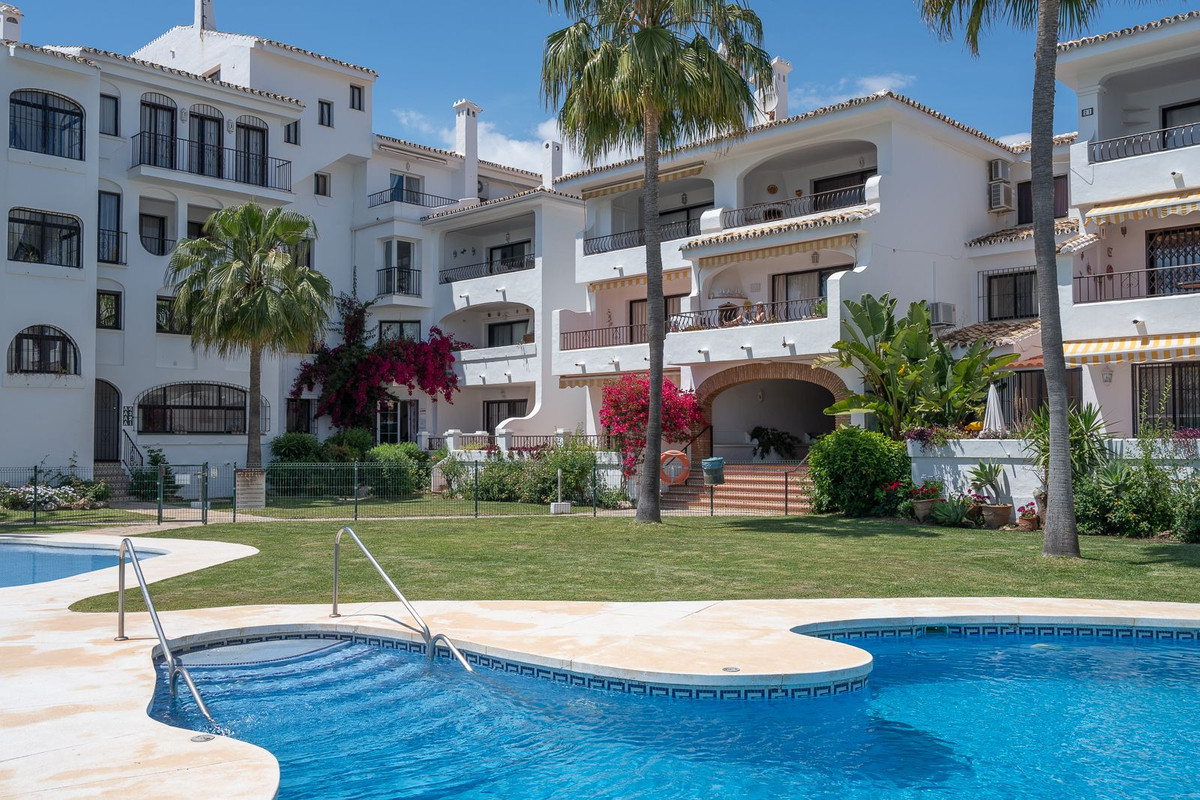 Appartement te koop in Calahonda | 2 slaapkamers H5470465