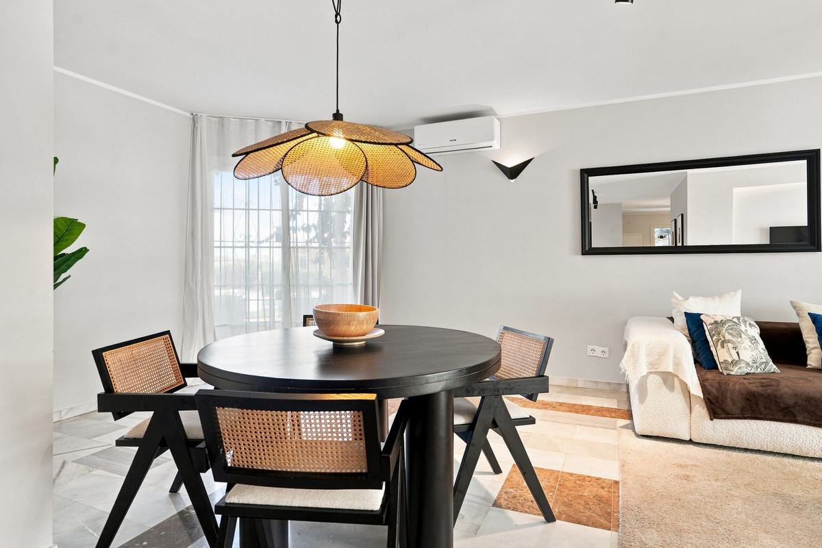 Appartement te koop in Calahonda | 2 slaapkamers H5470465