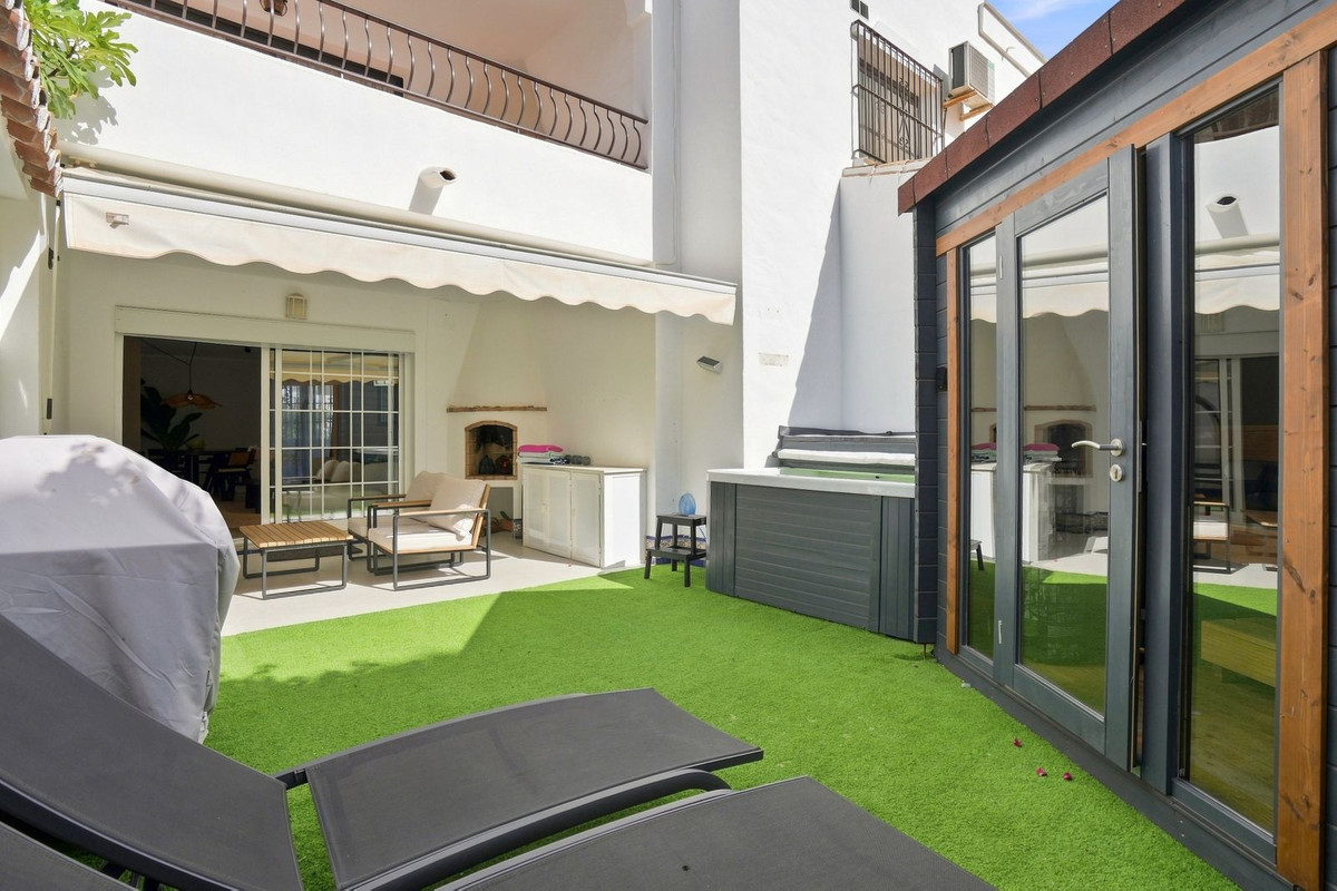 Appartement te koop in Calahonda | 2 slaapkamers H5470465