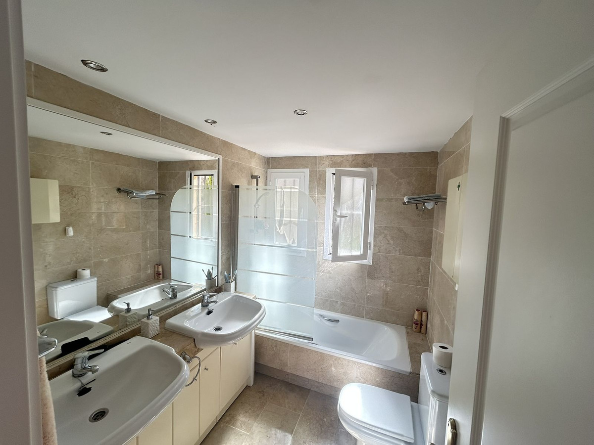 Appartement te koop in Calahonda | 2 slaapkamers H5474722