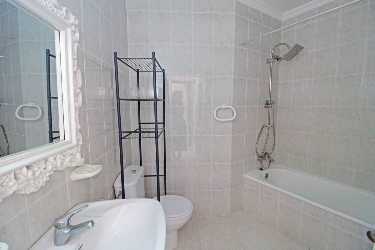 Penthouse te koop in Calahonda | 8 slaapkamers H5486128