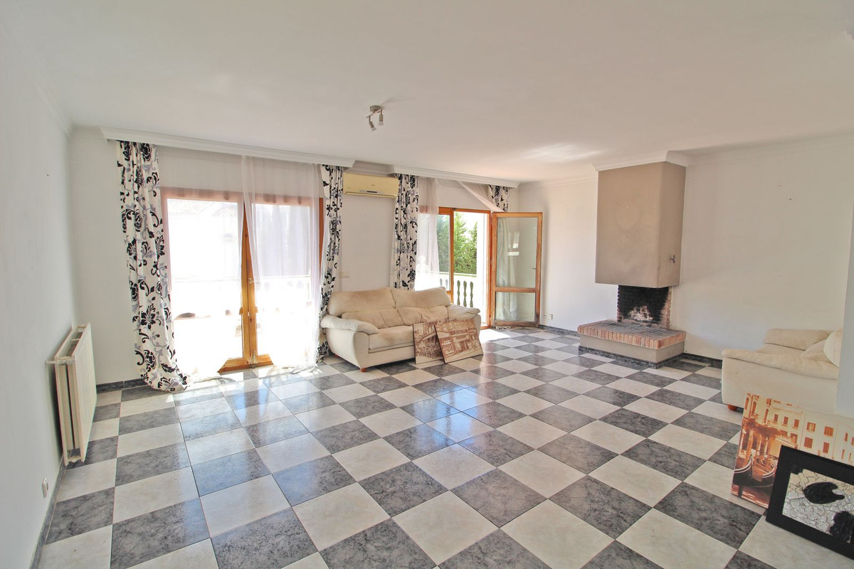 Penthouse te koop in Calahonda | 8 slaapkamers H5486128