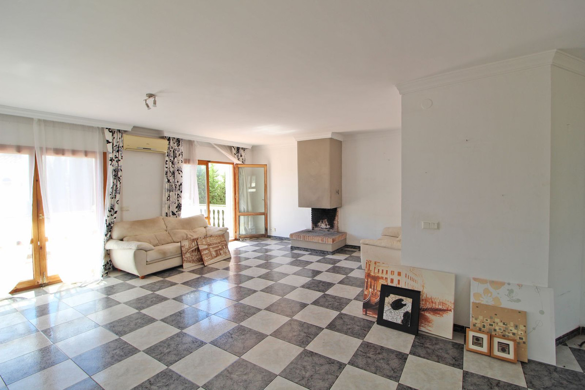 Penthouse te koop in Calahonda | 8 slaapkamers H5486128
