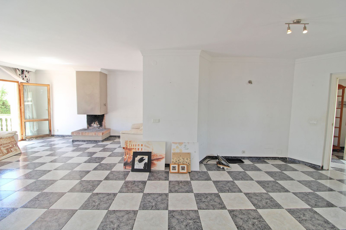 Penthouse te koop in Calahonda | 8 slaapkamers H5486128