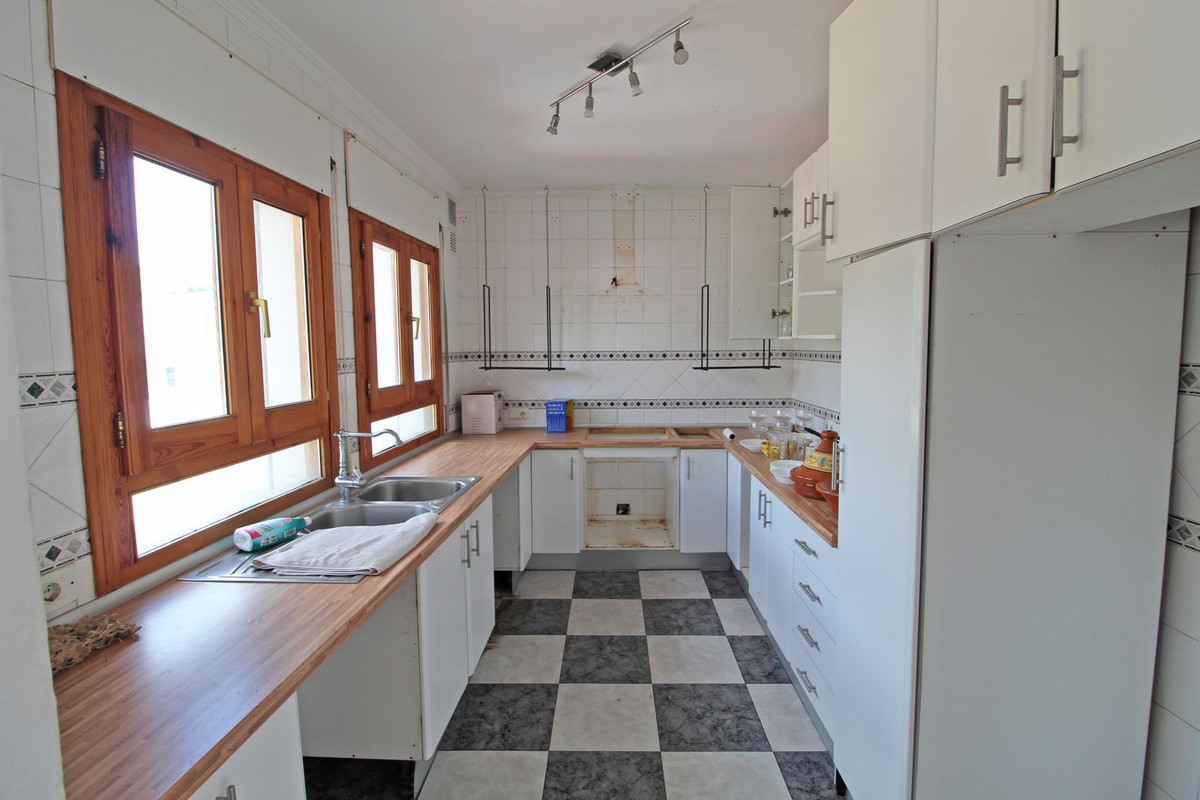 Penthouse te koop in Calahonda | 8 slaapkamers H5486128