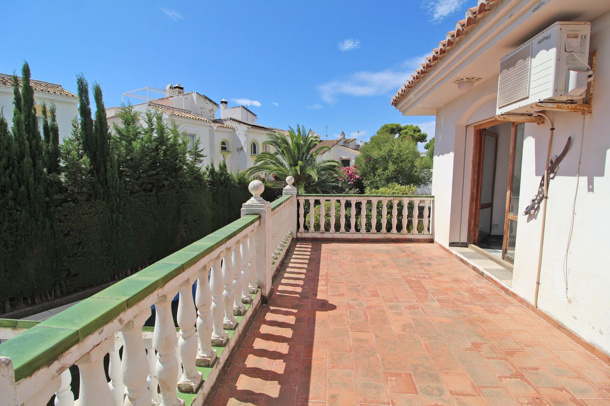 Penthouse te koop in Calahonda | 8 slaapkamers H5486128