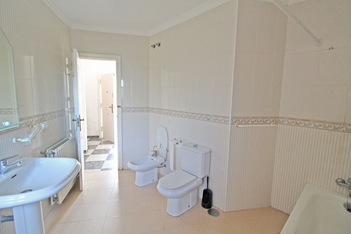 Penthouse te koop in Calahonda | 8 slaapkamers H5486128
