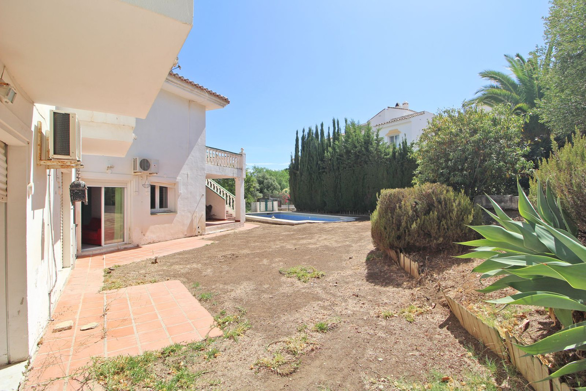 Penthouse te koop in Calahonda | 8 slaapkamers H5486128