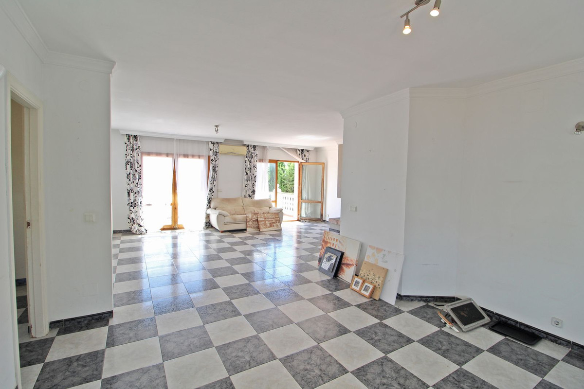 Penthouse te koop in Calahonda | 8 slaapkamers H5486128