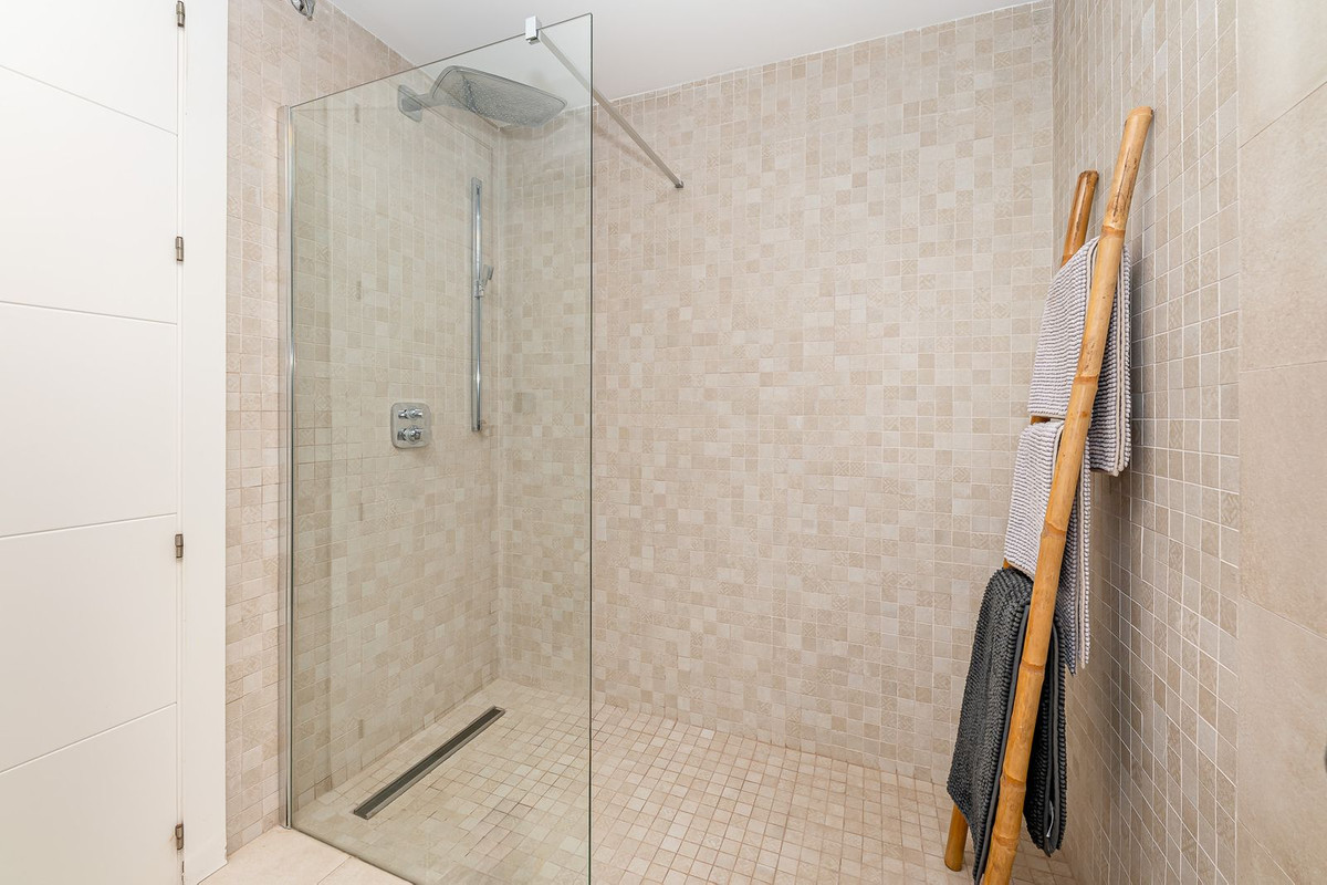 Percelen te koop in Calahonda | 4 slaapkamers H5494105