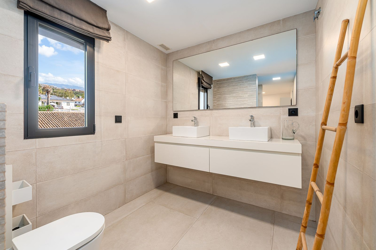 Percelen te koop in Calahonda | 4 slaapkamers H5494105