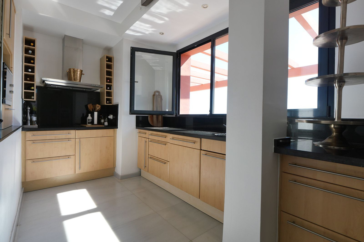 Appartement te koop in Calahonda | 4 slaapkamers H5495473