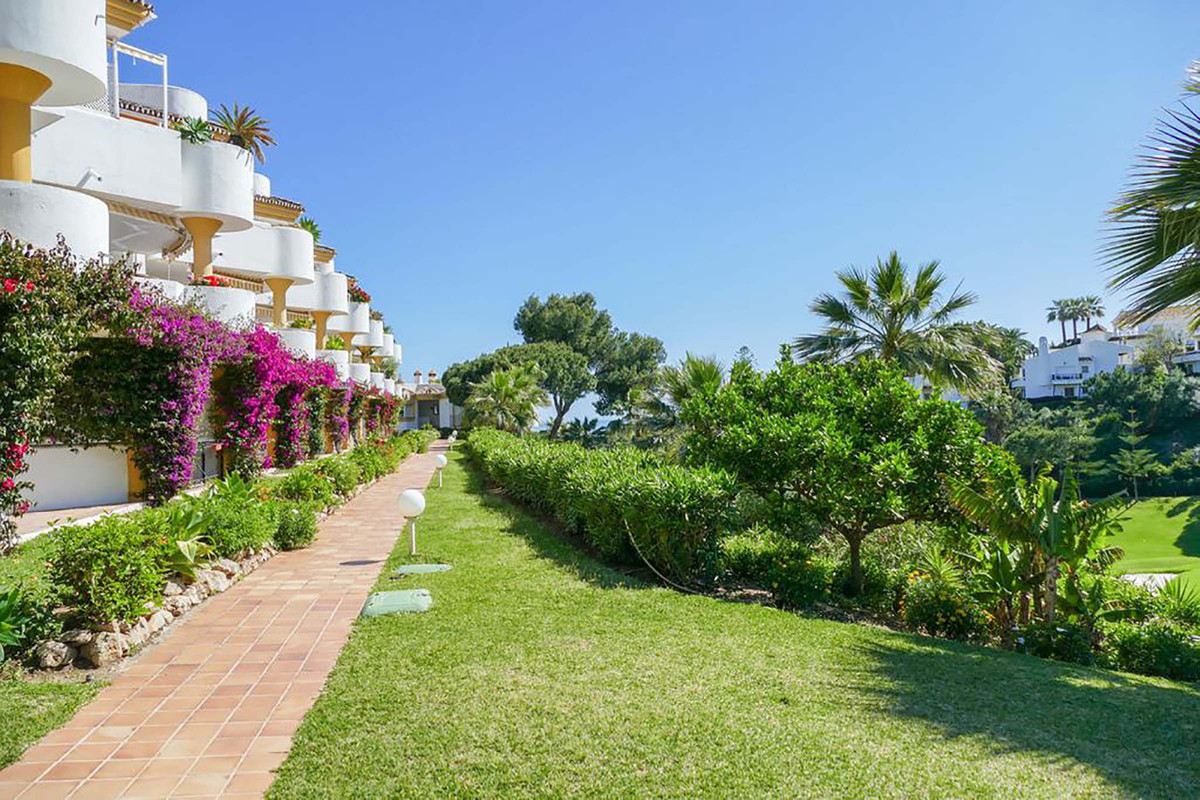 Penthouse te koop in Calahonda | 3 slaapkamers H5499493