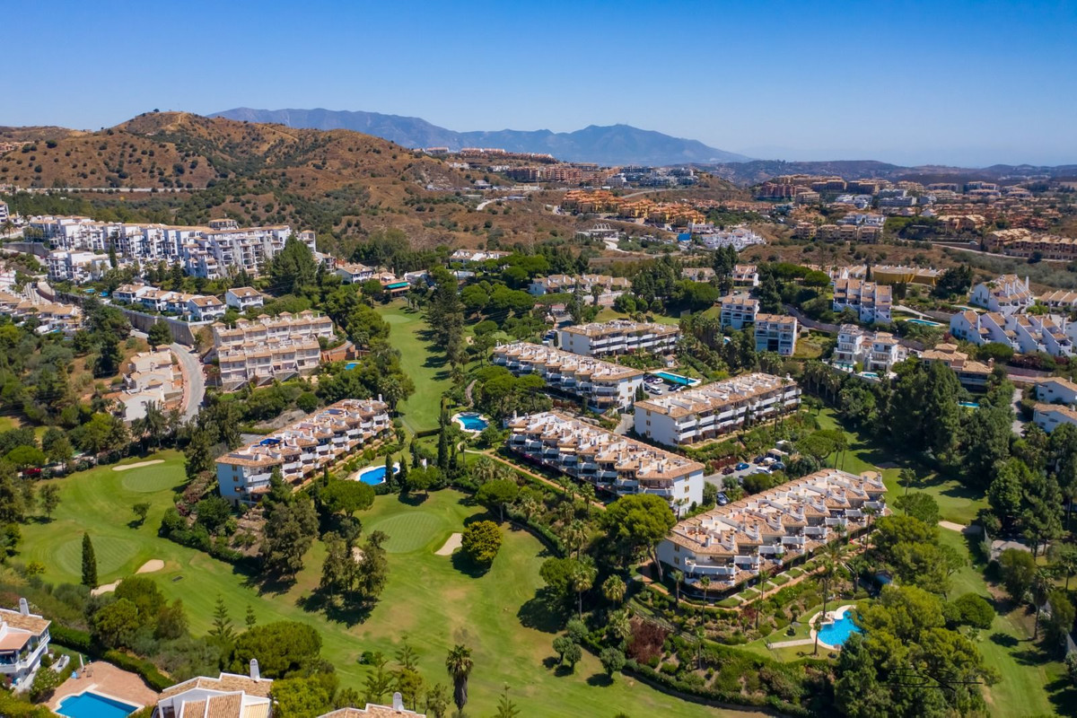 Penthouse te koop in Calahonda | 3 slaapkamers H5499493