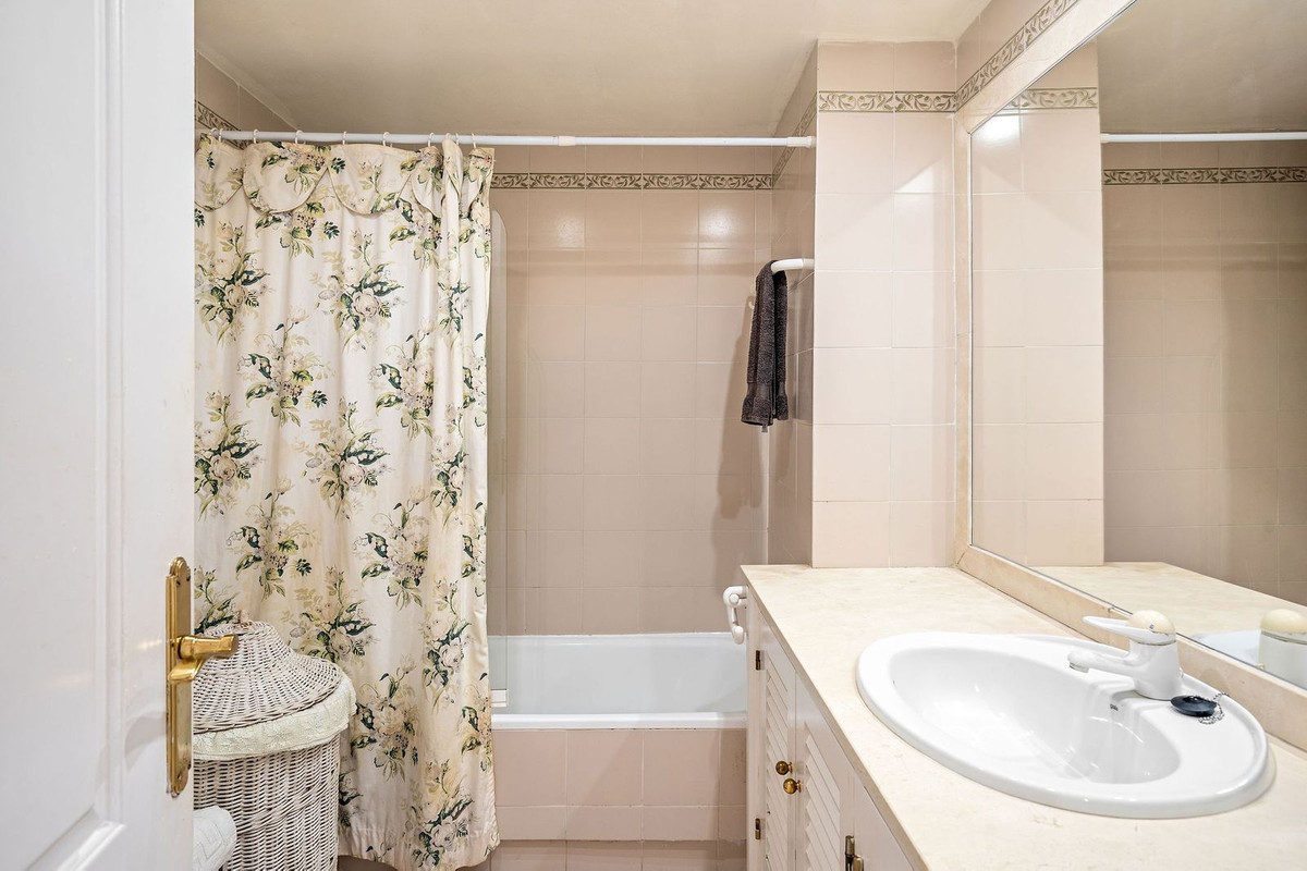 Appartement te koop in Calahonda | 2 slaapkamers H5523886