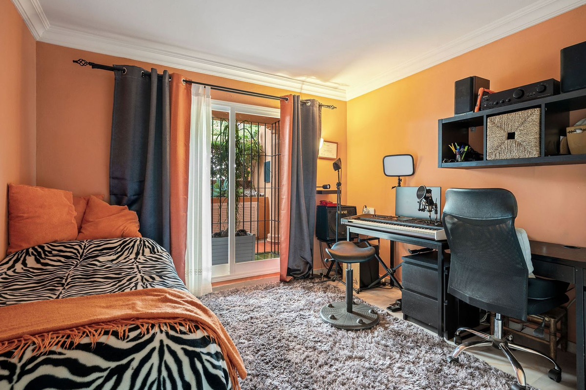 Appartement te koop in Calahonda | 2 slaapkamers H5523886