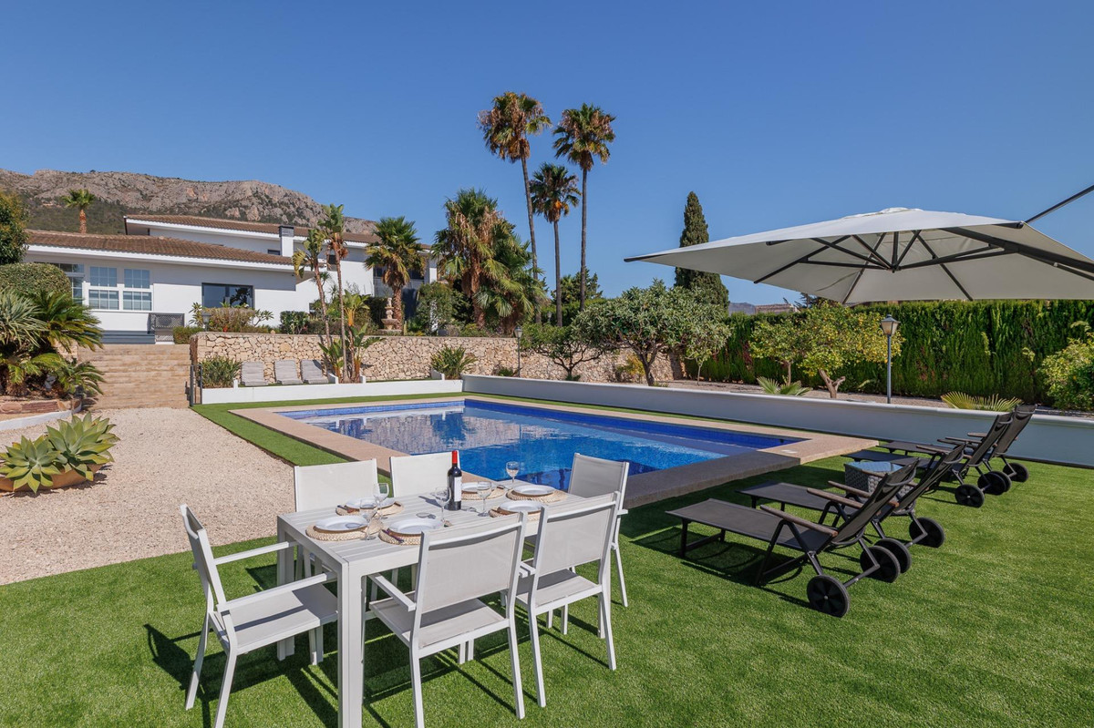 Bungalow te koop in Calpe | 6 slaapkamers H5289979