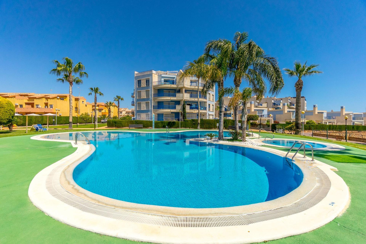 Appartement te koop in Campoamor | 2 slaapkamers H5234974