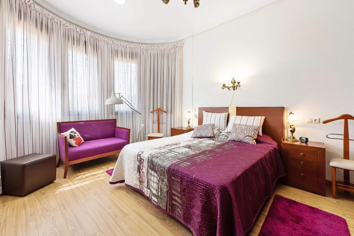 Appartement te koop in Campoamor | 4 slaapkamers H5393575