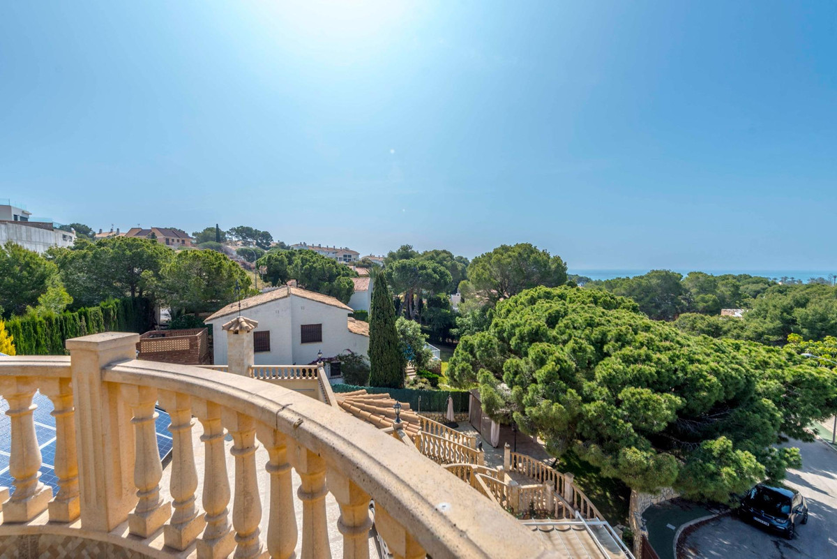 Appartement te koop in Campoamor | 4 slaapkamers H5393575