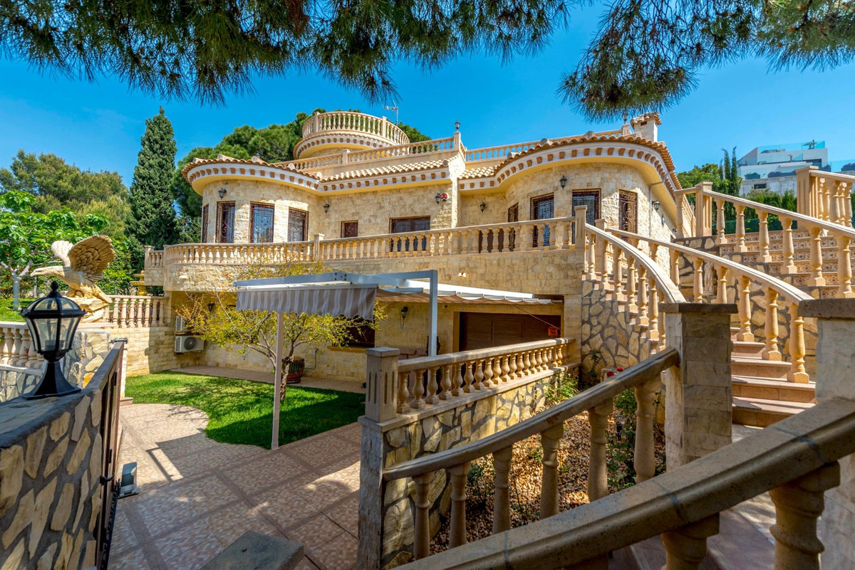 Appartement te koop in Campoamor | 4 slaapkamers H5393575