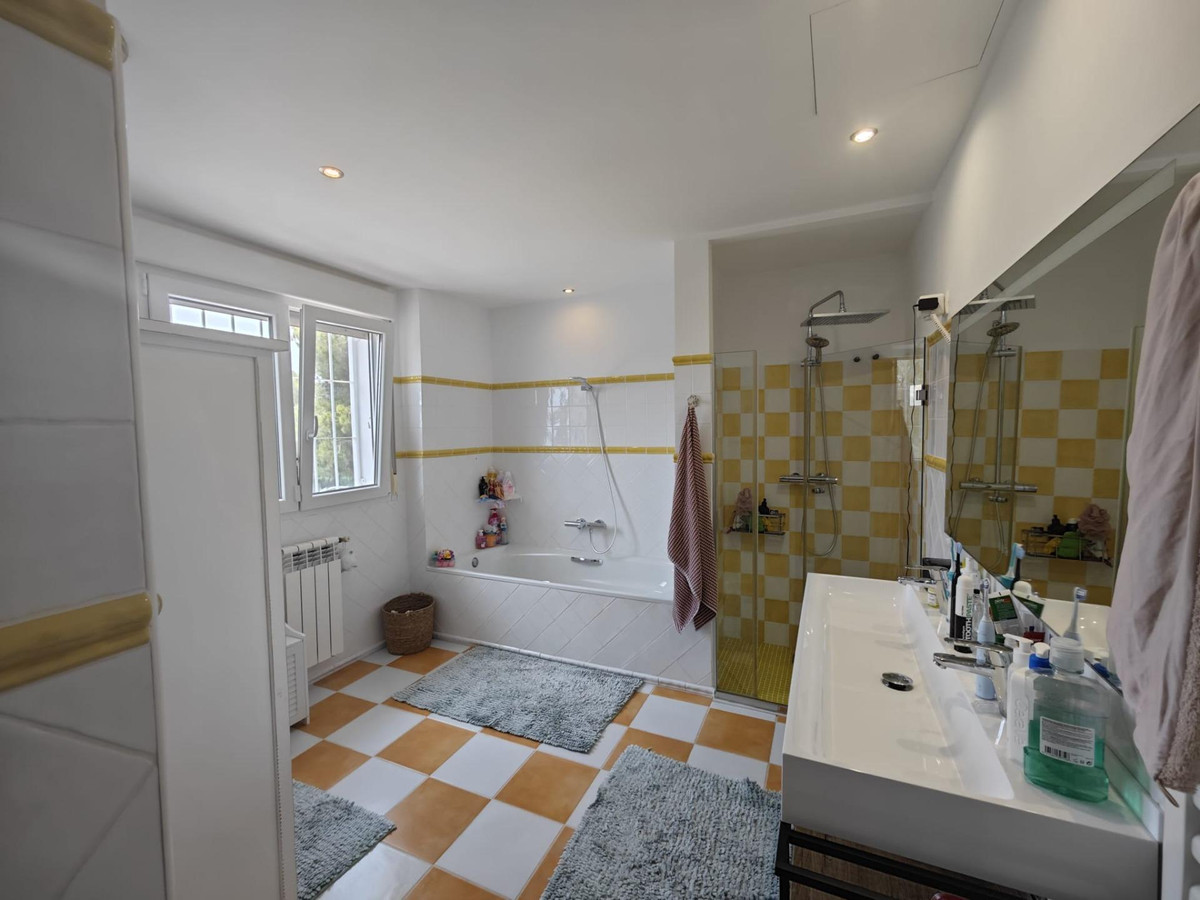 Huis te koop in Campoamor | 4 slaapkamers H5453653