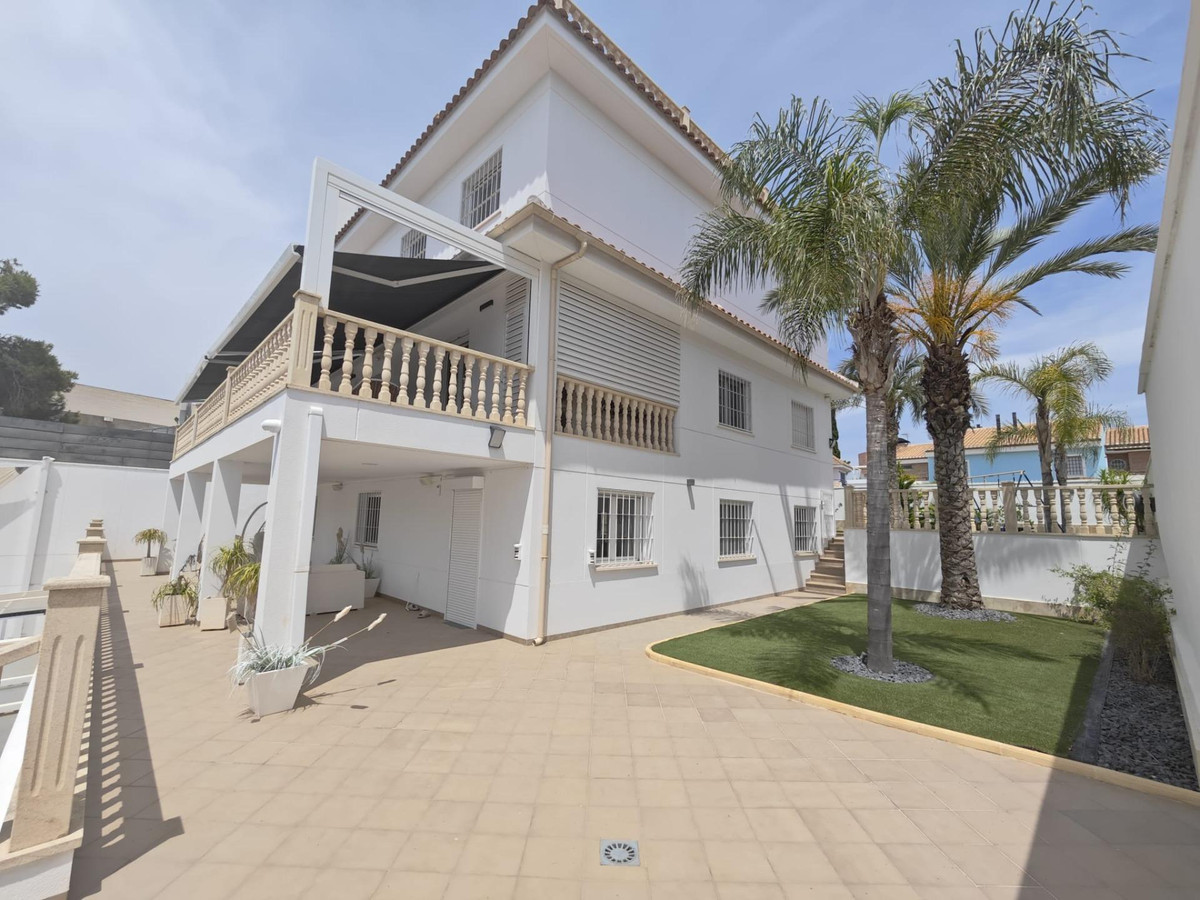 Huis te koop in Campoamor | 4 slaapkamers H5453653