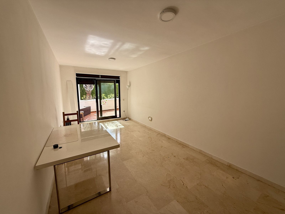 Begane grond appartement in Cancelada-4
