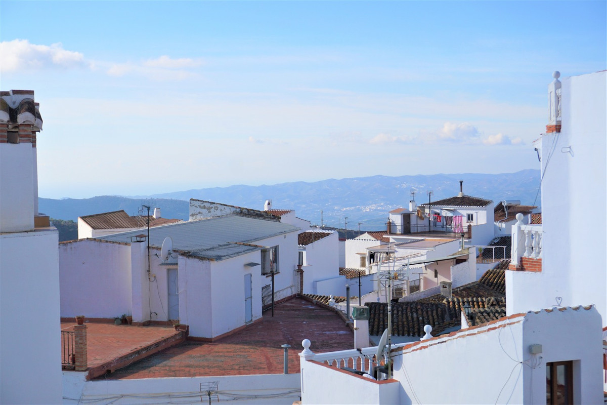 Tussenverdieping Appartement in Canillas de Aceituno-1