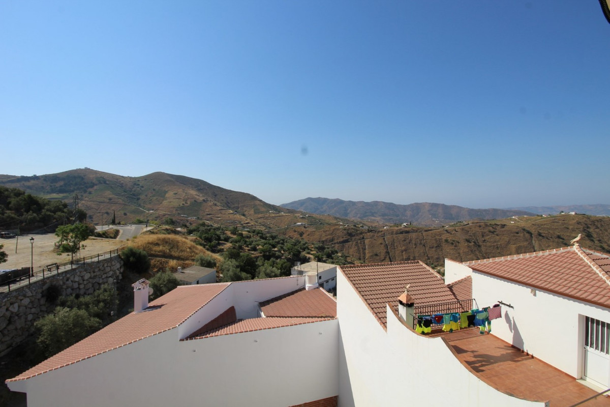 Tussenverdieping Appartement in Canillas de Aceituno-1