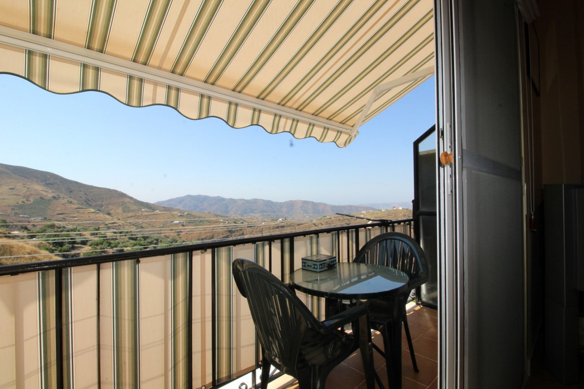 Tussenverdieping Appartement in Canillas de Aceituno-2