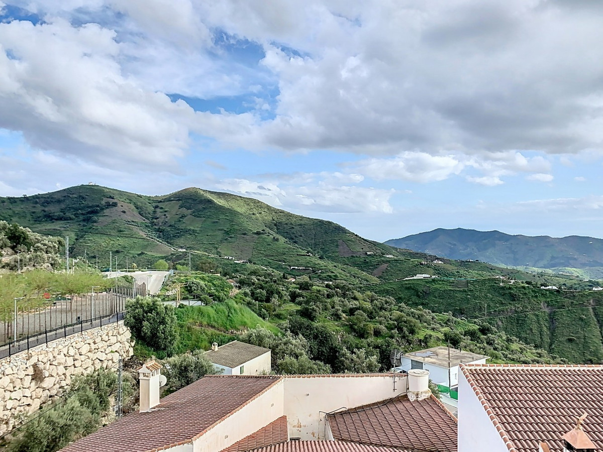 Tussenverdieping Appartement in Canillas de Aceituno-25