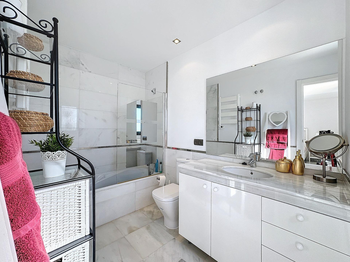 Penthouse te koop in Casares | 4 slaapkamers H5027140