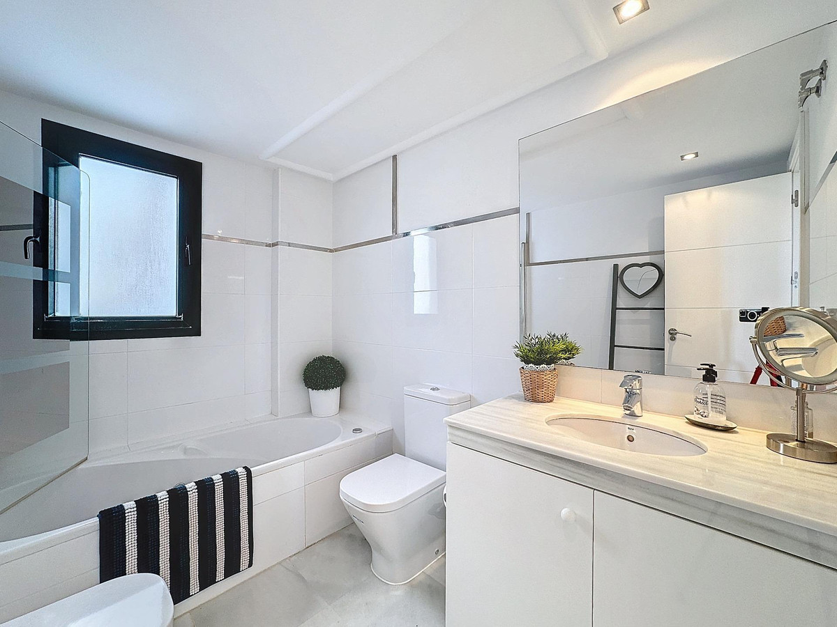 Penthouse te koop in Casares | 4 slaapkamers H5027140