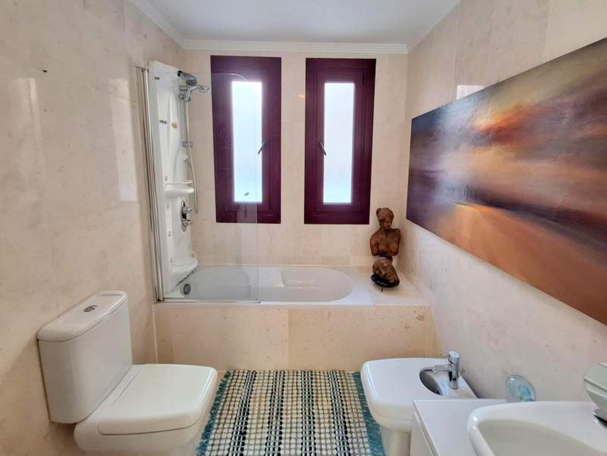 Appartement te koop in Casares | 3 slaapkamers H5255989