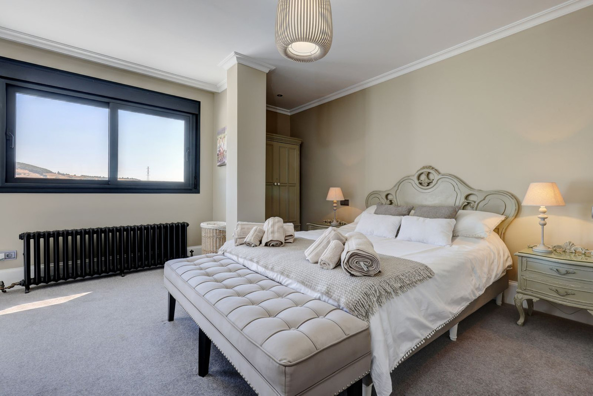 Huis te koop in Casares | 4 slaapkamers H5259436