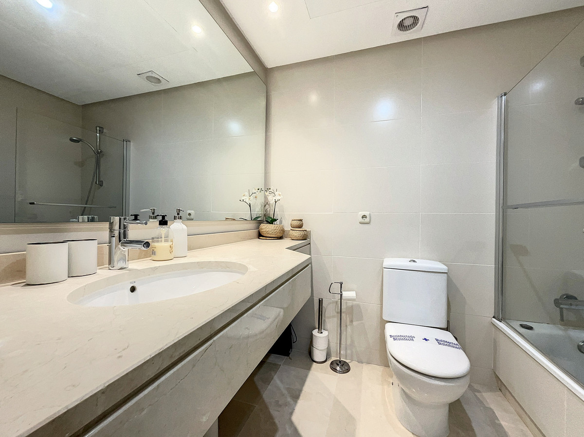 Appartement te koop in Casares | 2 slaapkamers H5294356