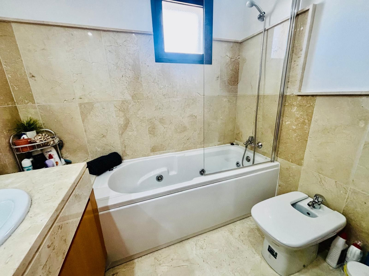 Appartement te koop in Casares | 2 slaapkamers H5393359