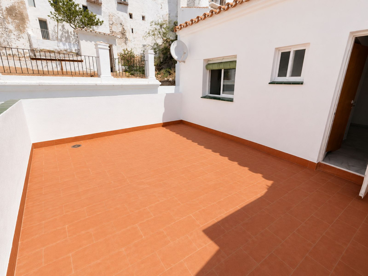 Appartement te koop in Casares | 3 slaapkamers H5407984