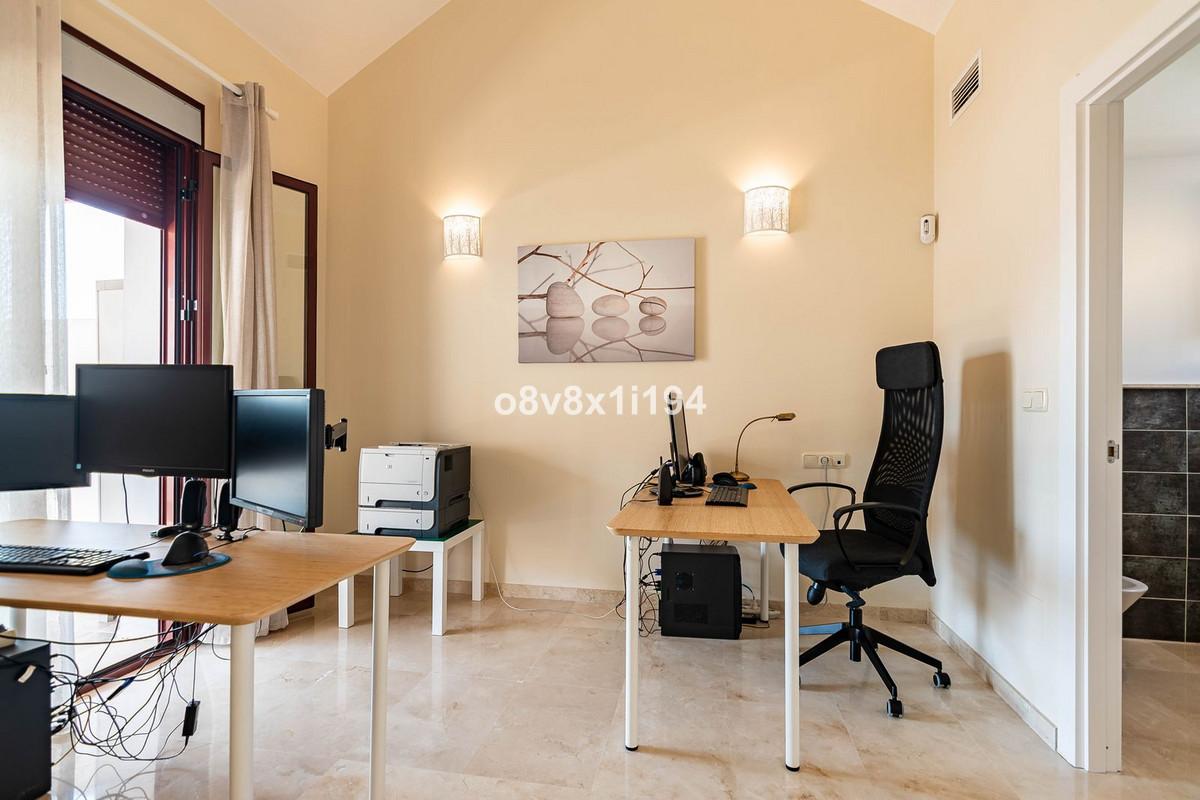 Appartement te koop in Casares | 4 slaapkamers H5408272